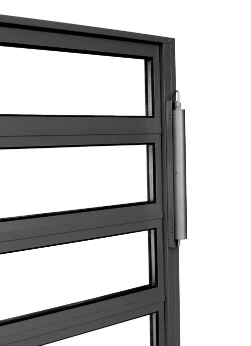 Louvre window with slit actuator